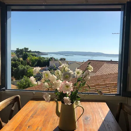 Maison De Thau Tatil Evi *