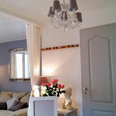 Maison De Thau Tatil Evi *